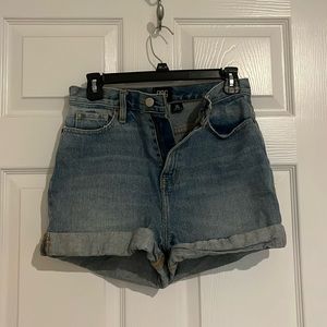 High-waisted mom jeans